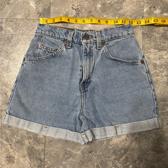 Levi’s jean shorts - Picture 3 of 4